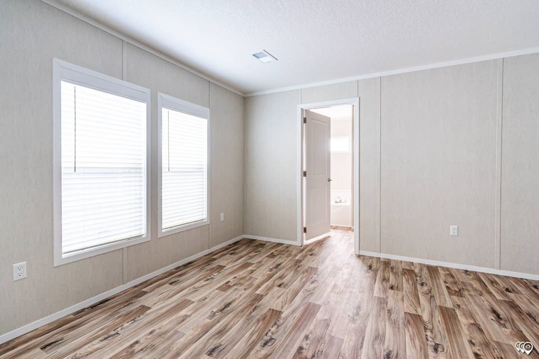 Arc1680-8016 interior home features