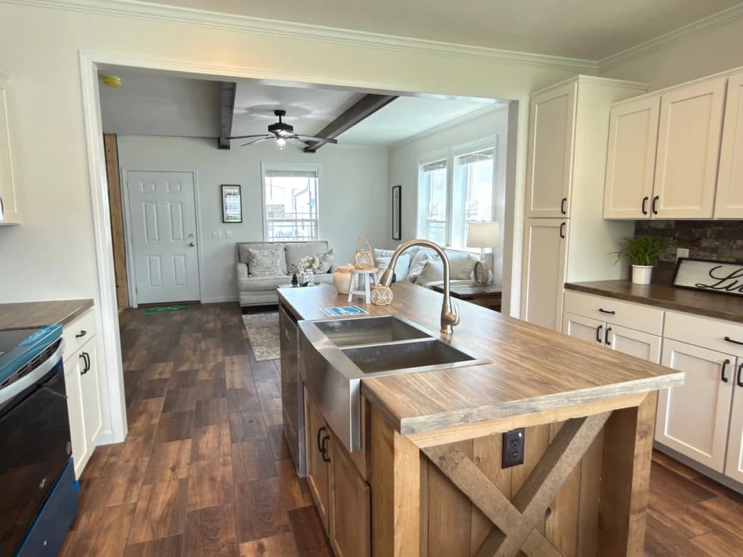The haven b kitchen home features