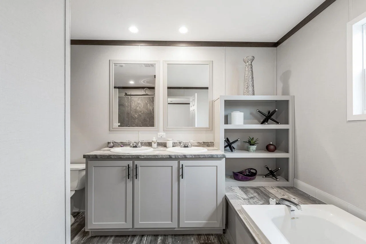 Canal bathroom home features