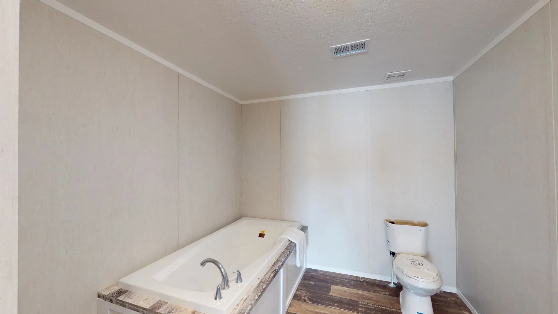 Arc3280-7501 bathroom home features