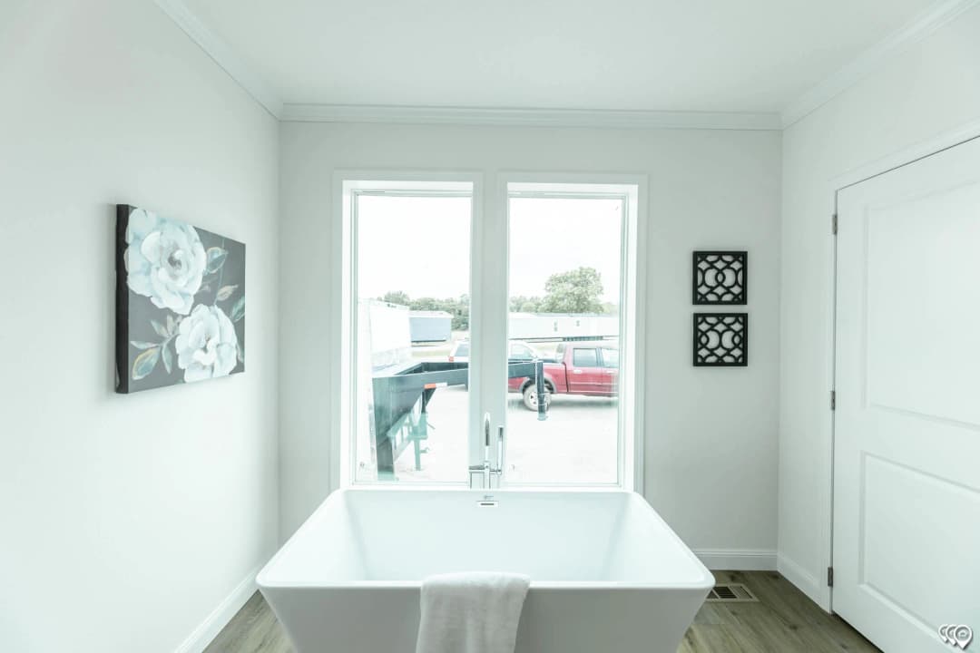 Pri3268-2069 bathroom home features