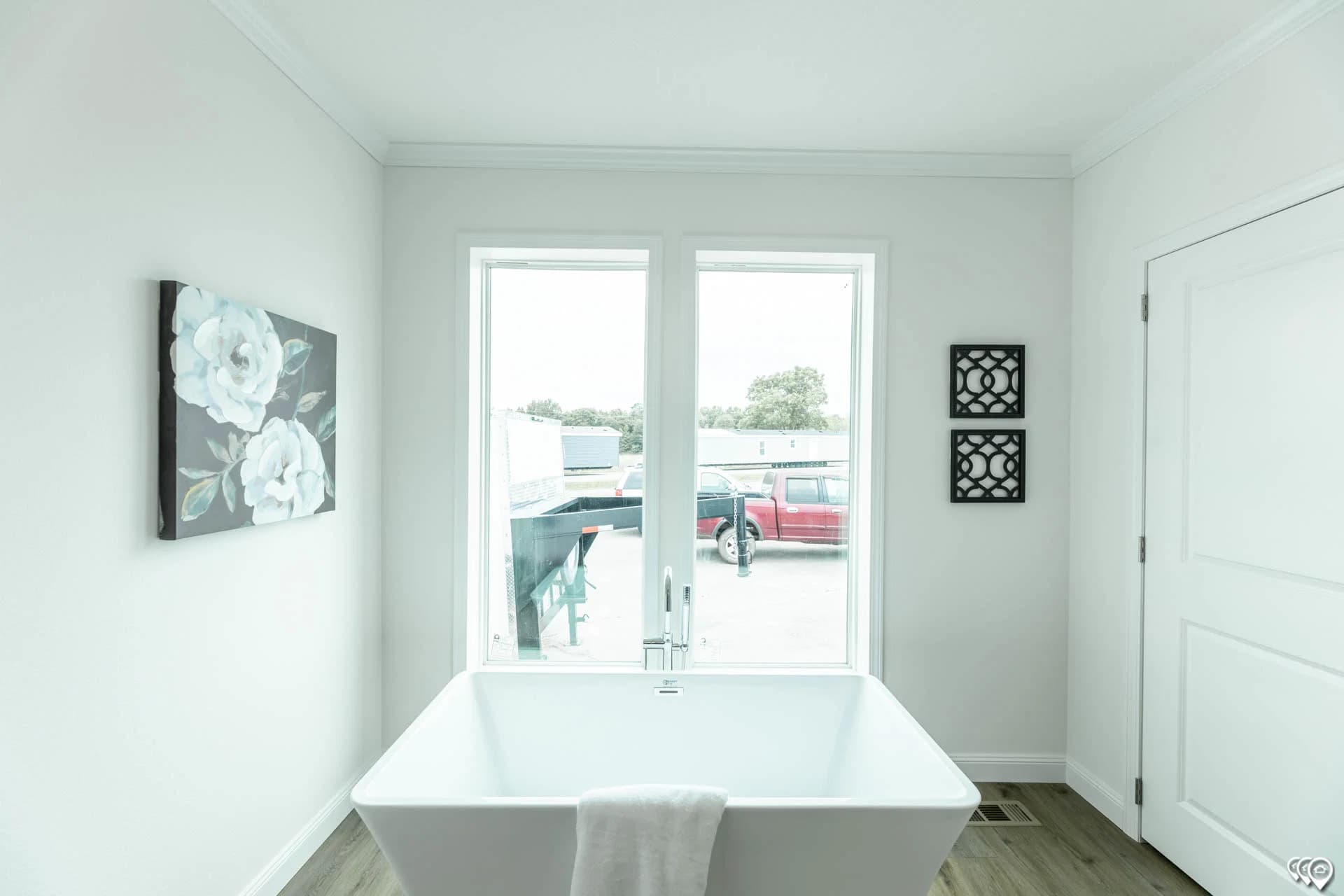 Pri3268-2069 bathroom home features