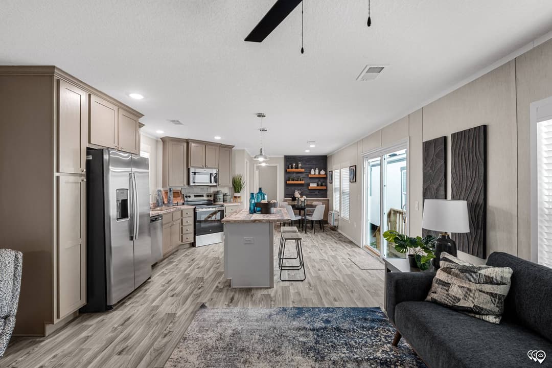 Arc1680-8004 interior home features