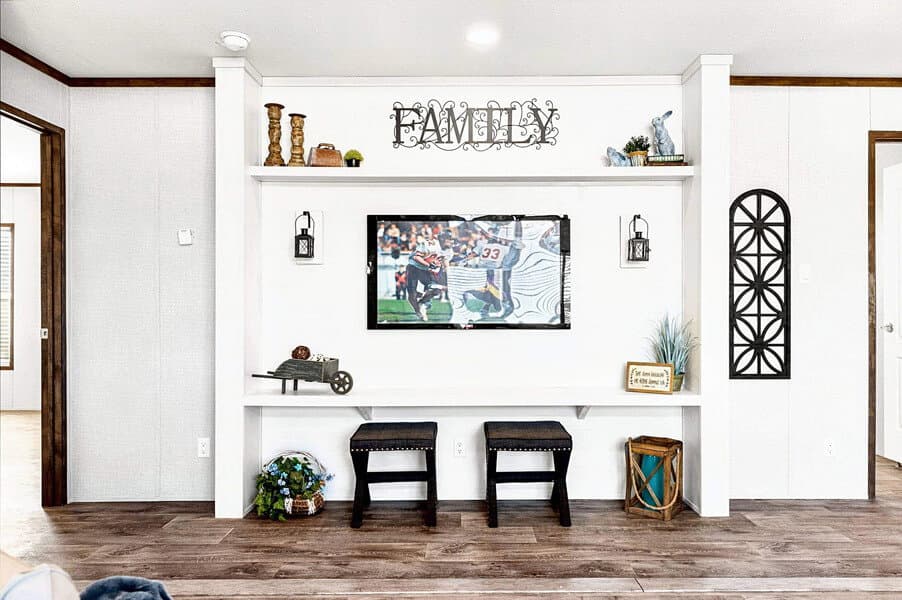 Majestic interior home features