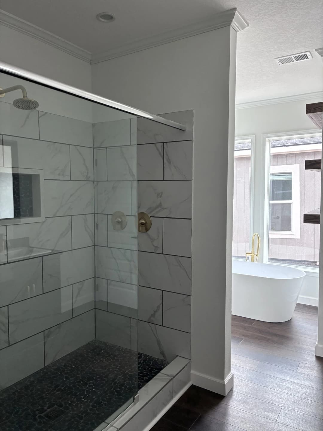 Pri3284-2010 (the bostick) bathroom home features