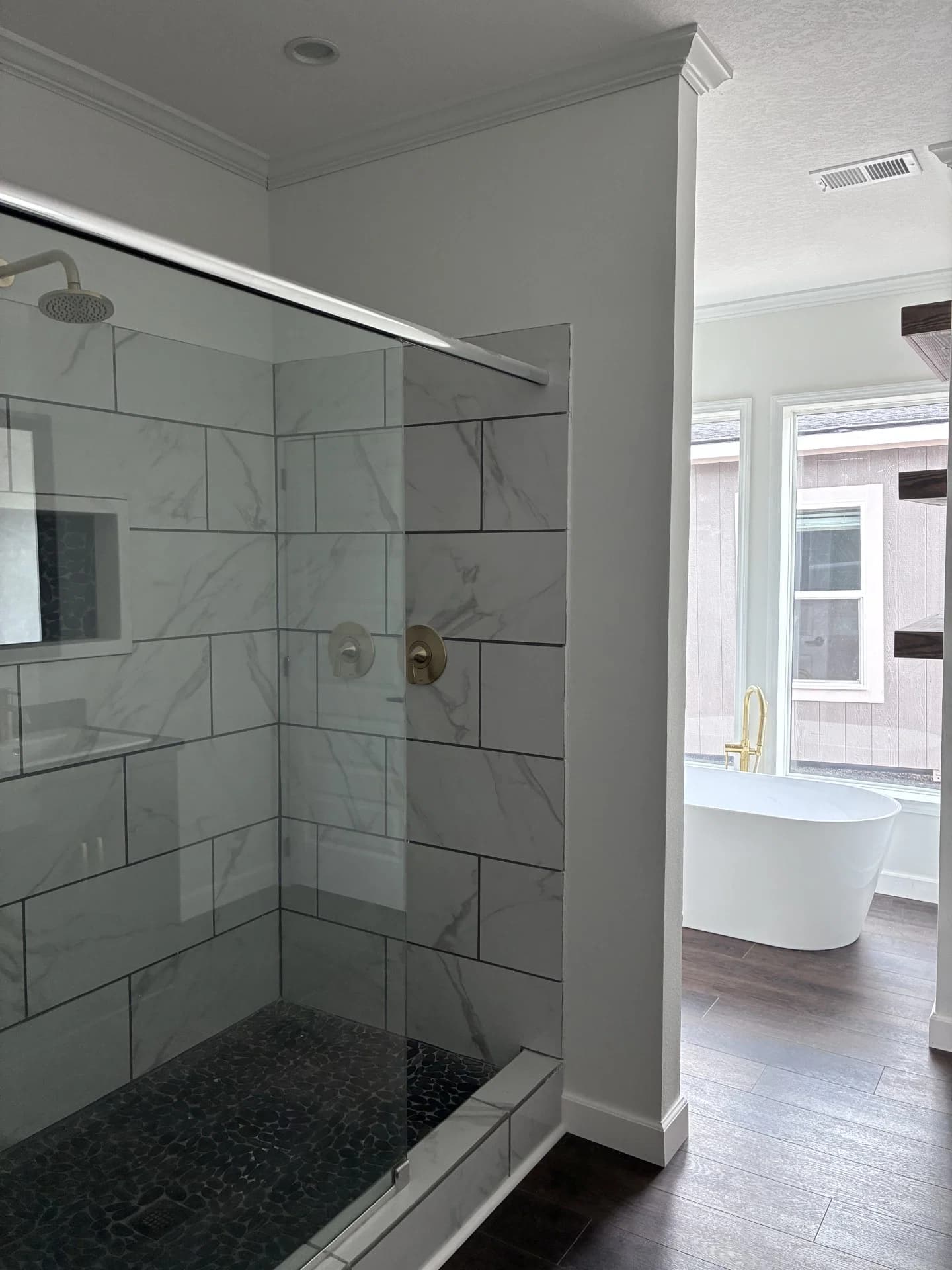 Pri3284-2010 (the bostick) bathroom home features