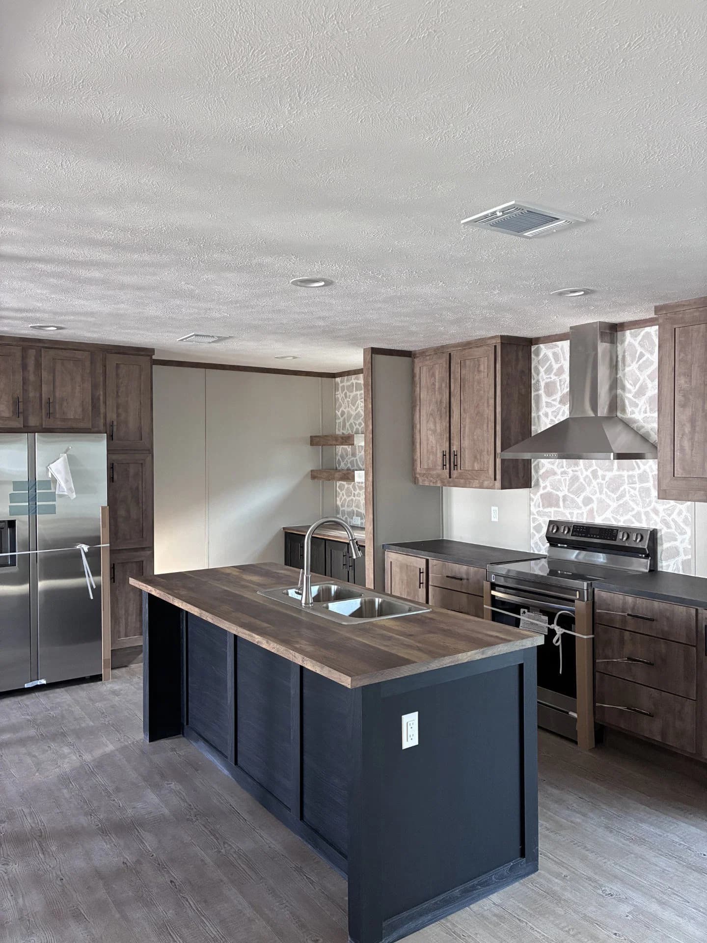 Crockett kitchen home features