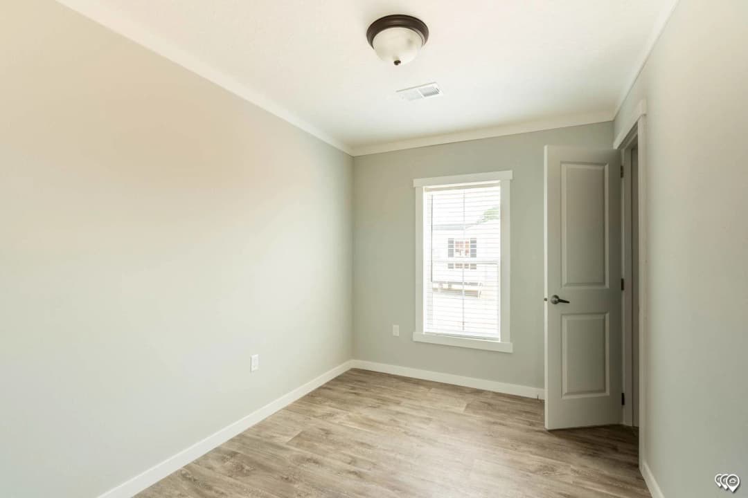 Pri1680-104 interior home features