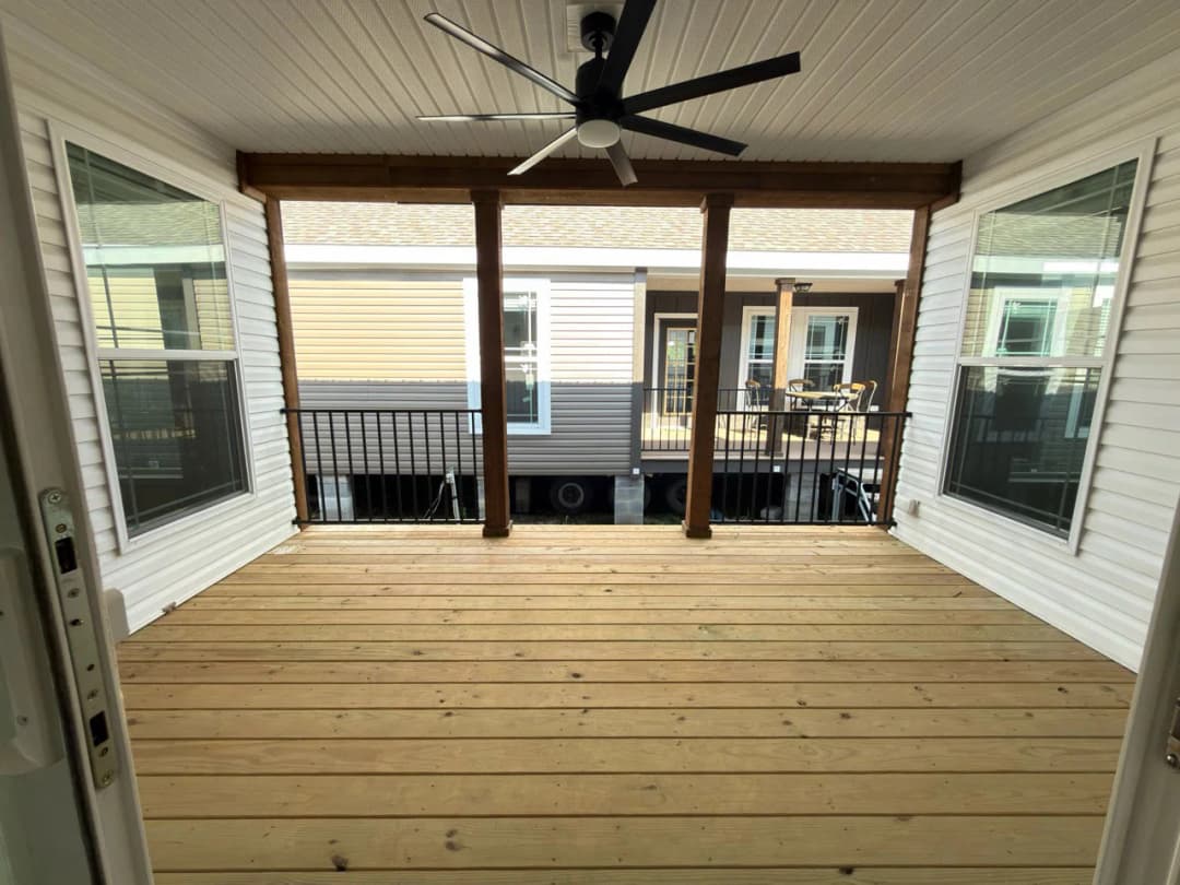 Aimon c 4br exterior home features