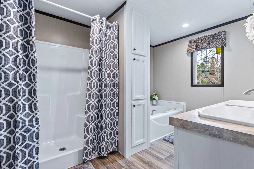 Grand bathroom home features