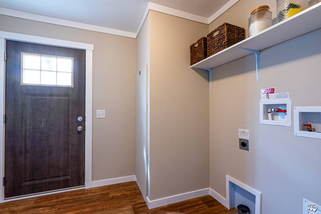 Pri3270-201 interior home features