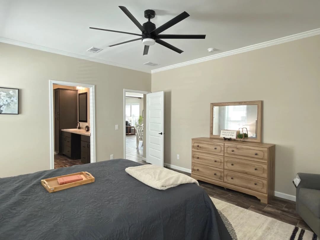 The taylor  bedroom home features