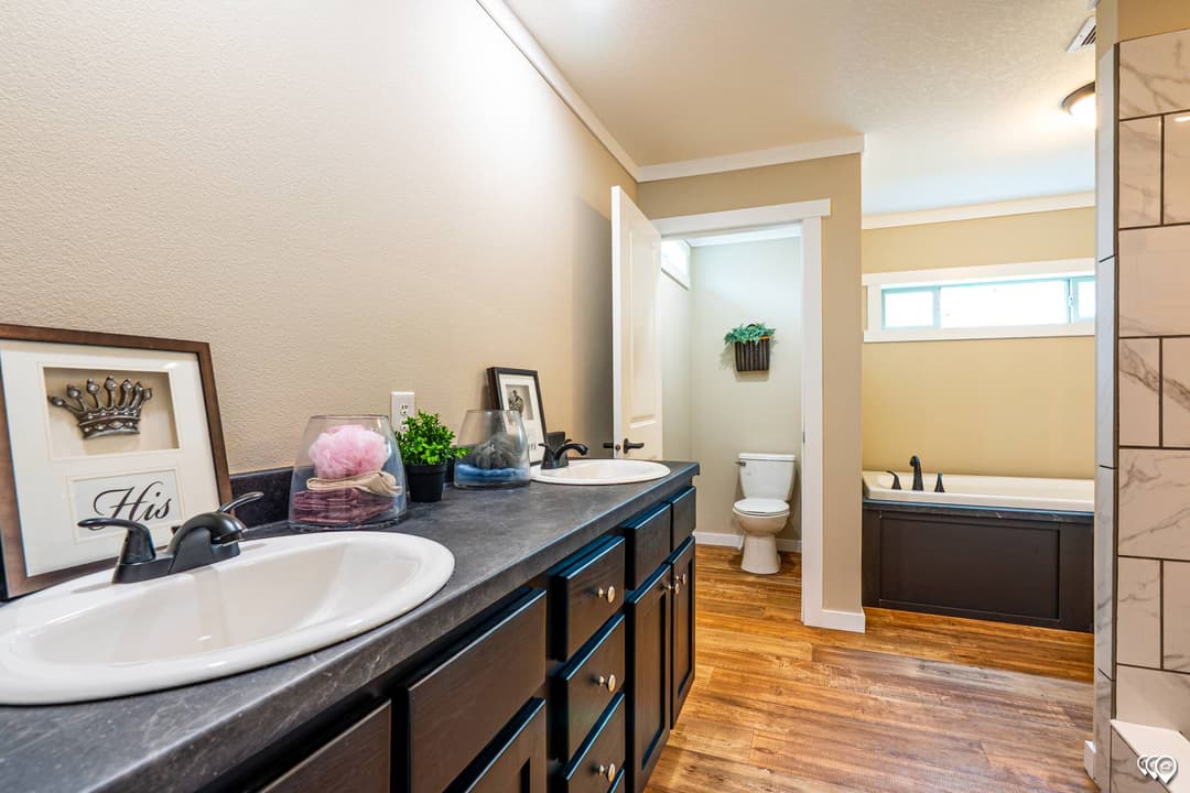 Pri3270-201 bathroom home features