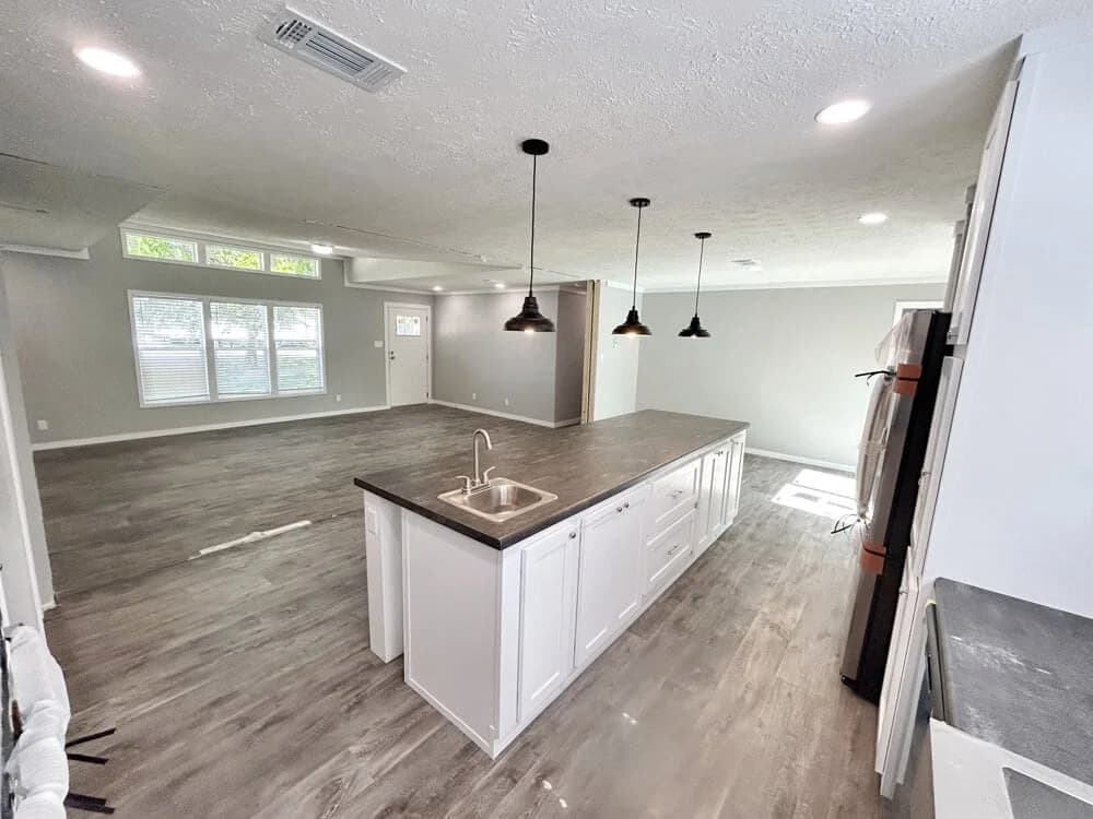 Wonderlust kitchen home features