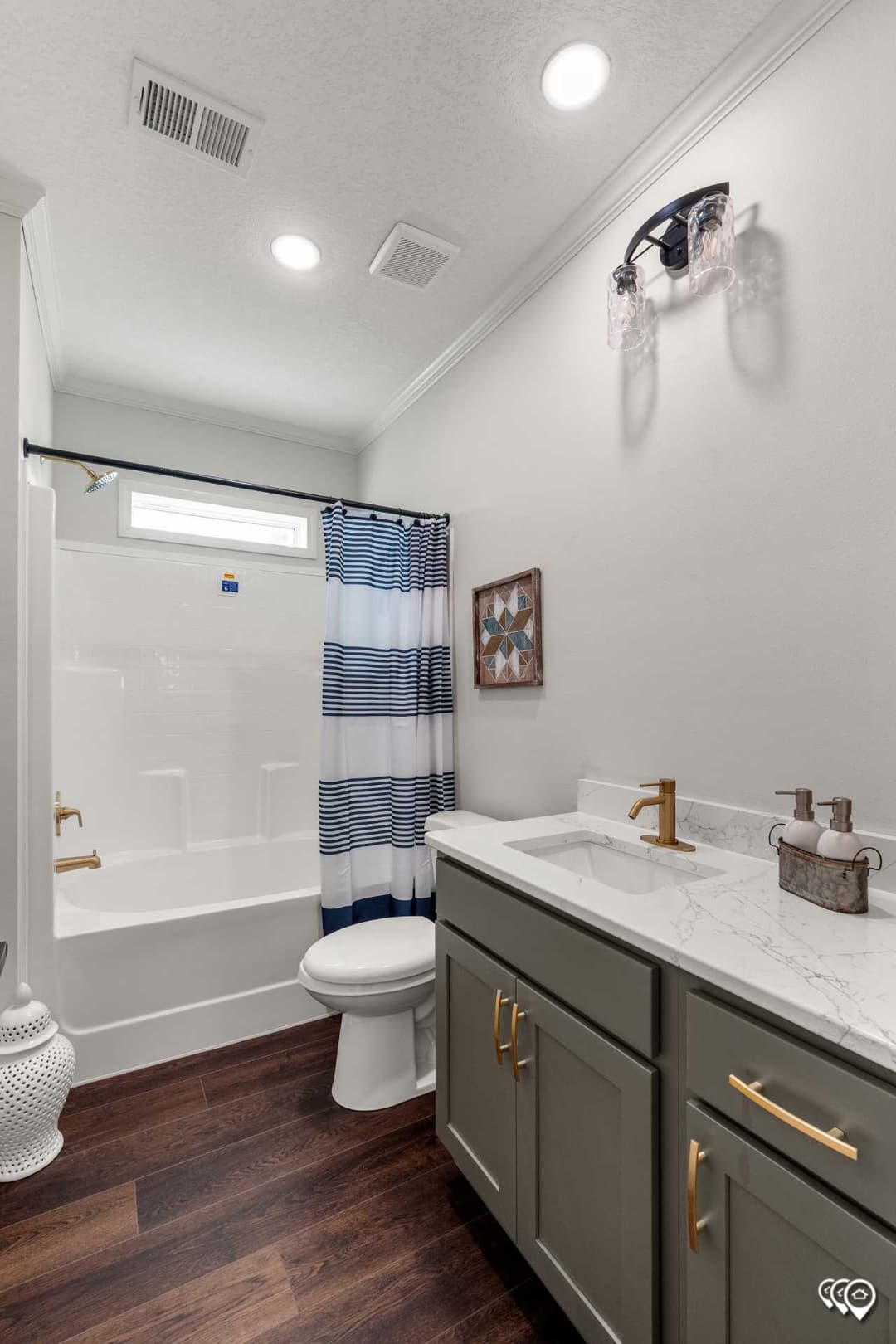 Pri3284-2074 bathroom home features