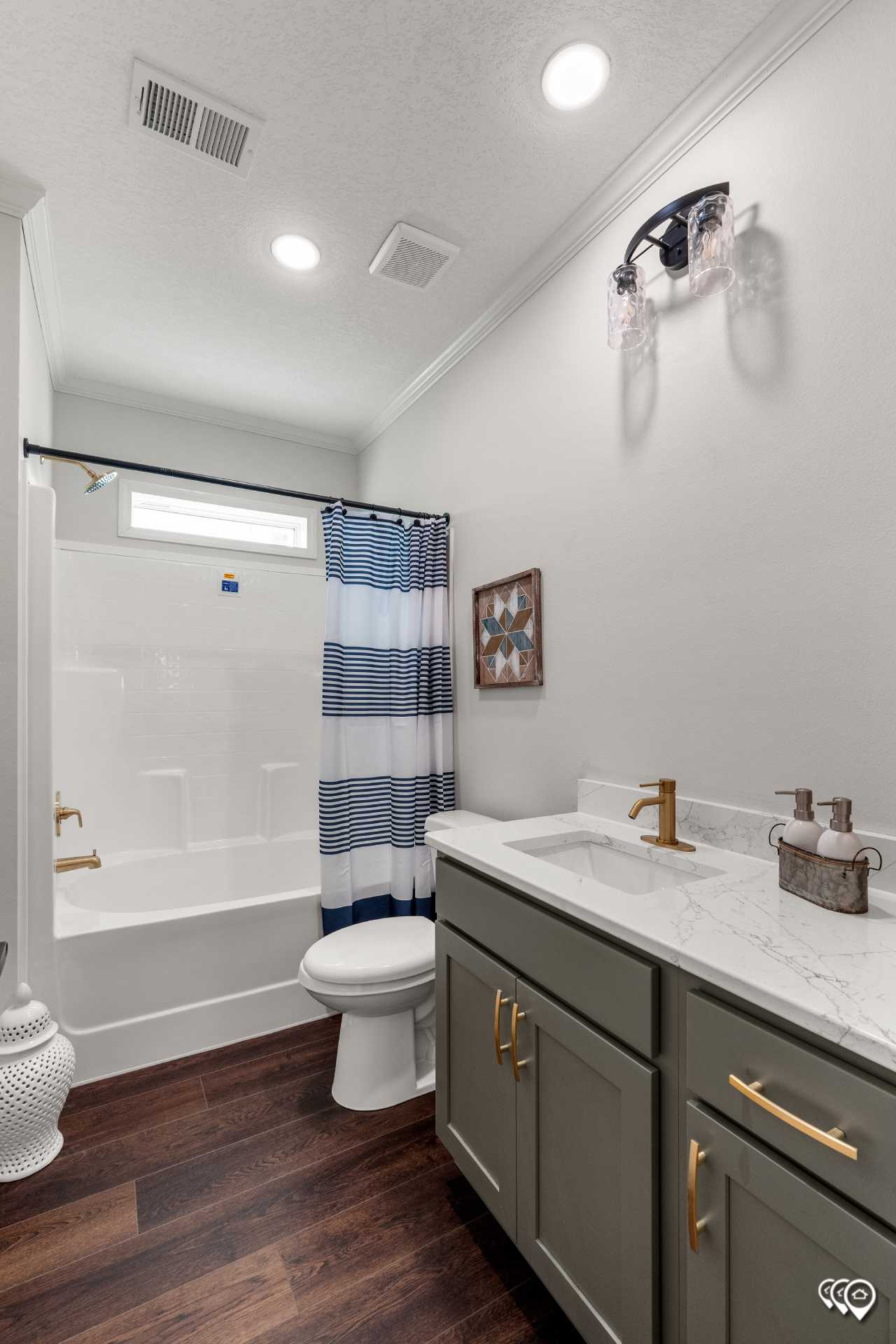 Pri3284-2074 bathroom home features