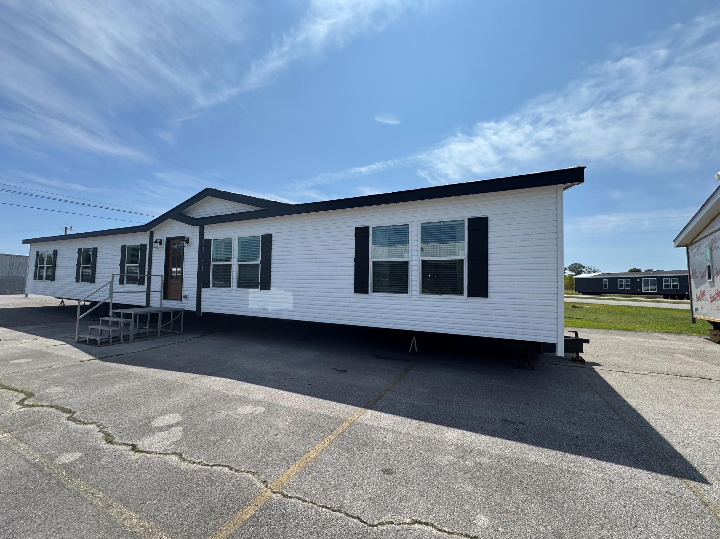 Arc3280-2018 (the outlaw) hero, elevation, and exterior home features