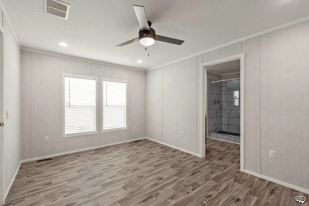 Arc1680-8018 interior home features
