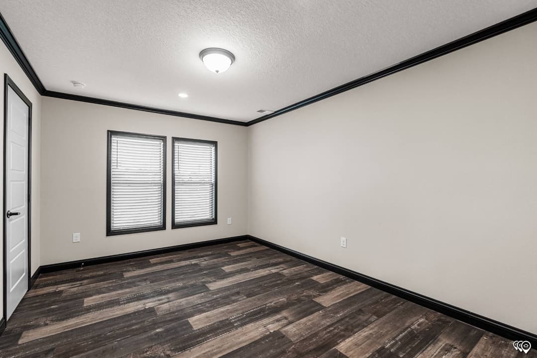 Pri3270-2050 bedroom home features