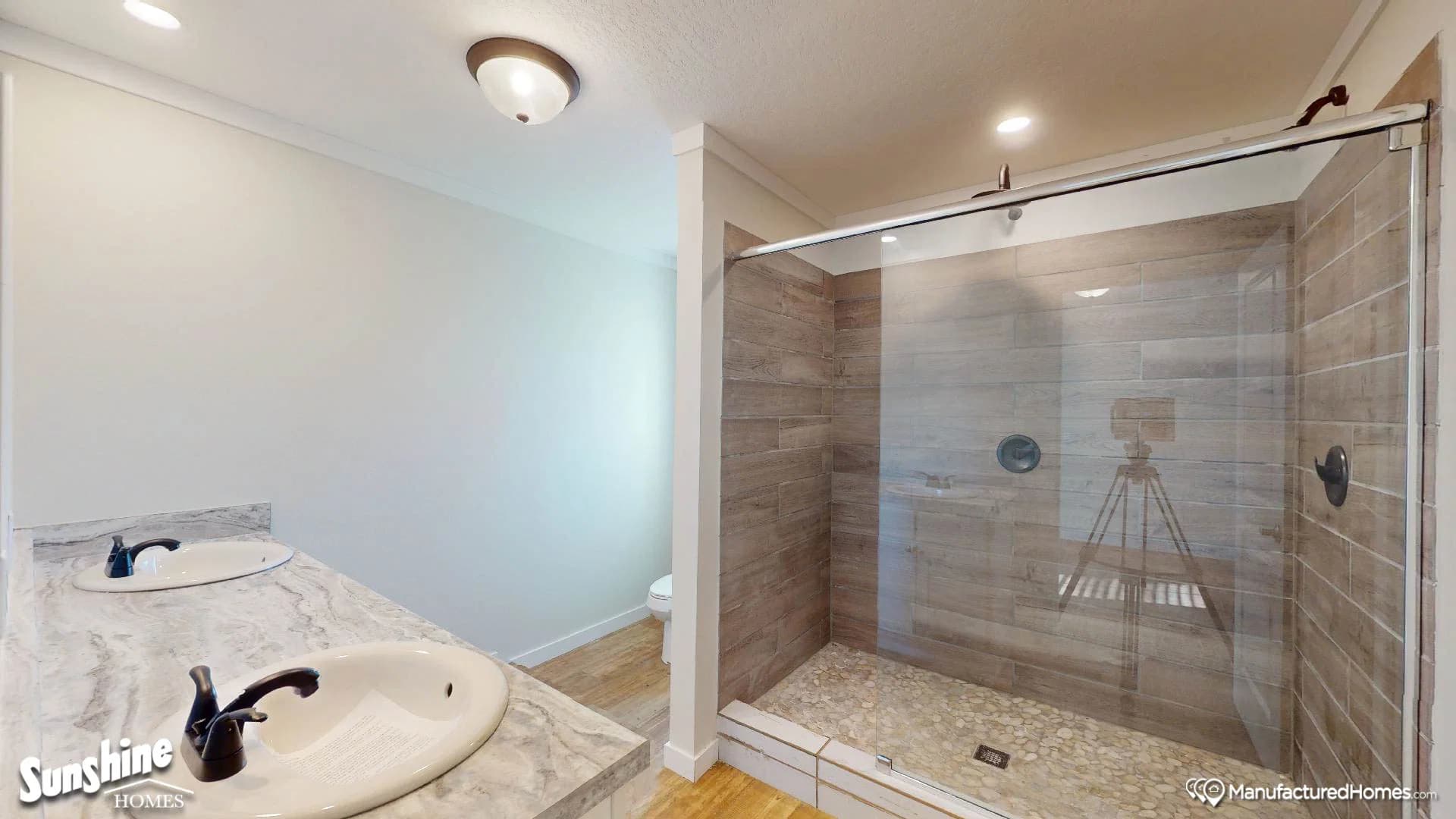 Pri1680-101 bathroom home features