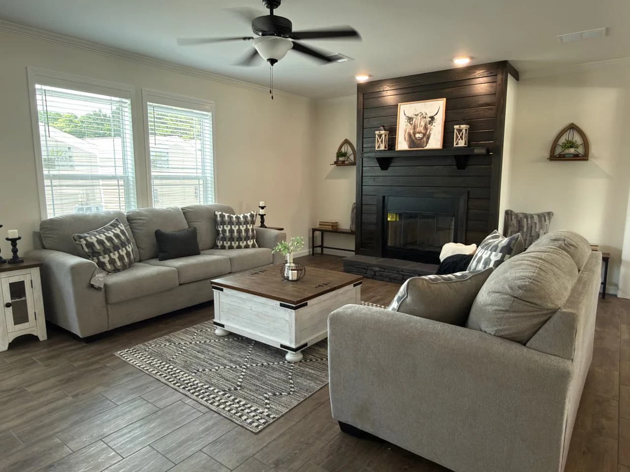 The oasis b  home features