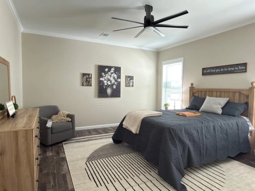 The taylor  bedroom home features