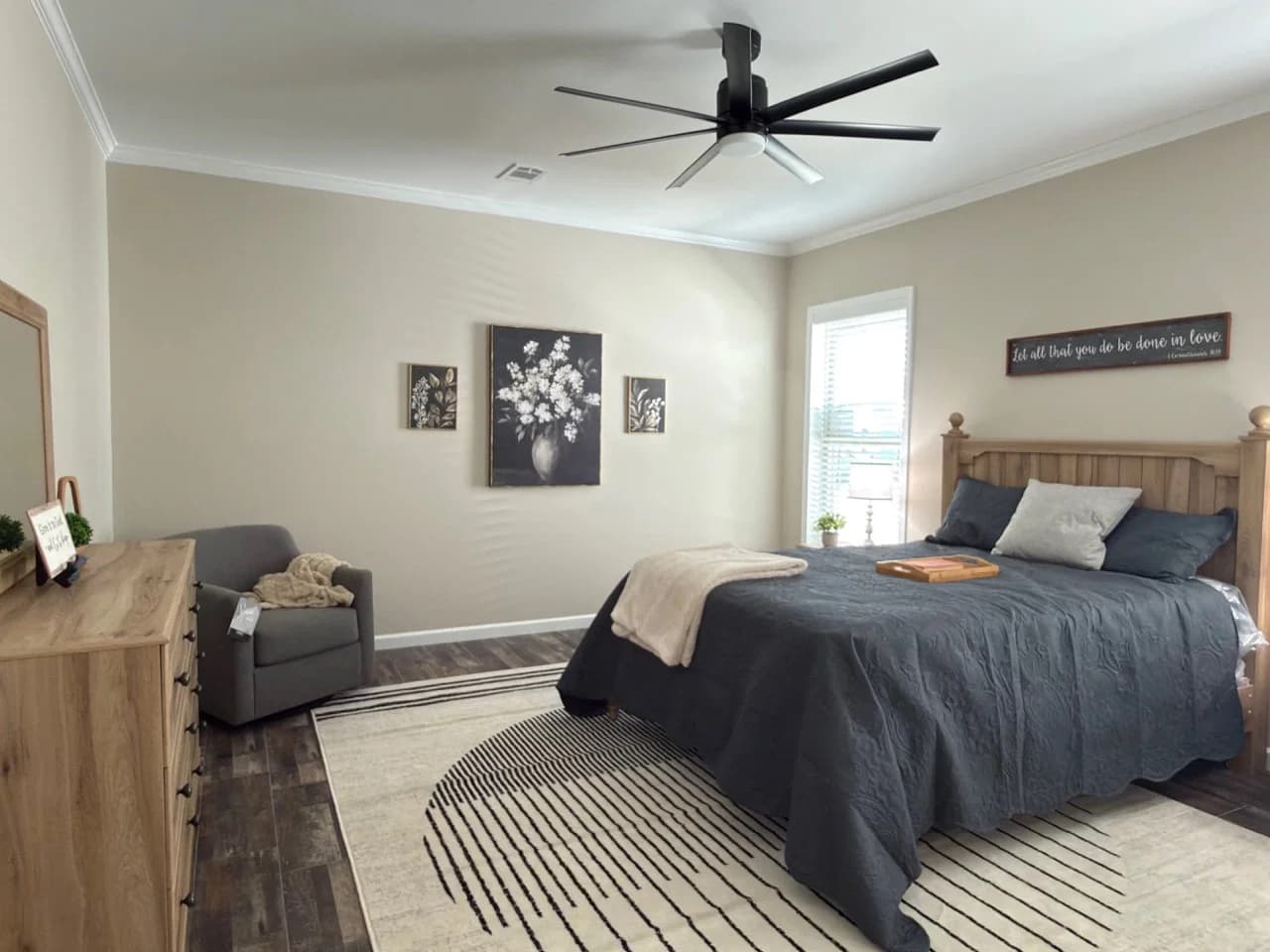 The taylor  bedroom home features