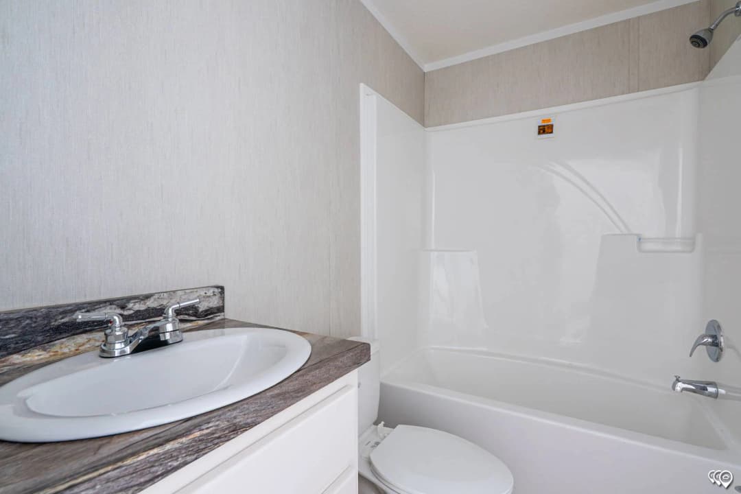Arc1680-8016 bathroom home features