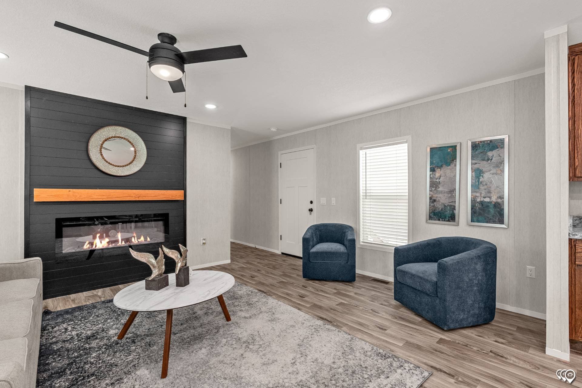 Arc1680-8018 interior home features
