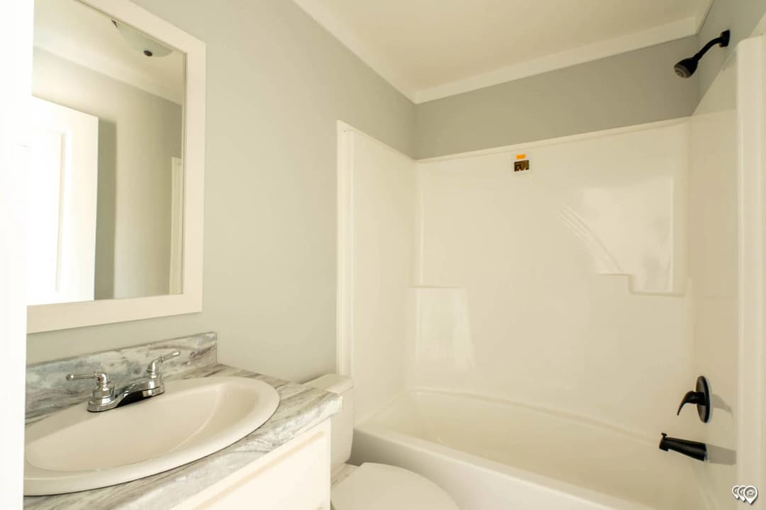 Pri1680-104 bathroom home features