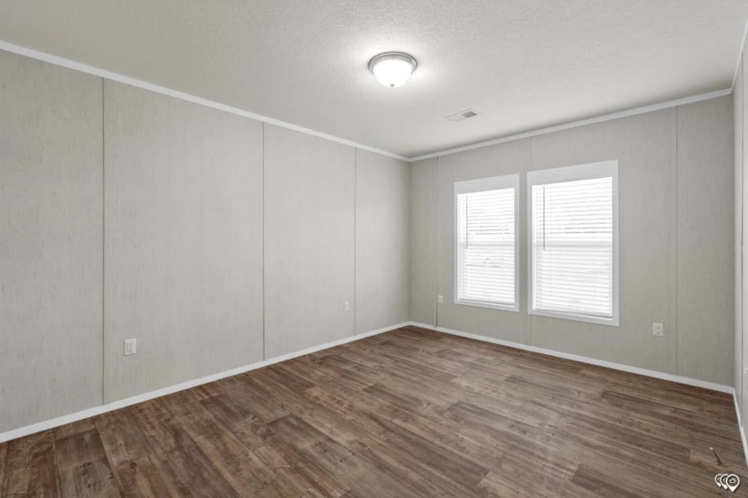 Arc3274-9012 bedroom home features