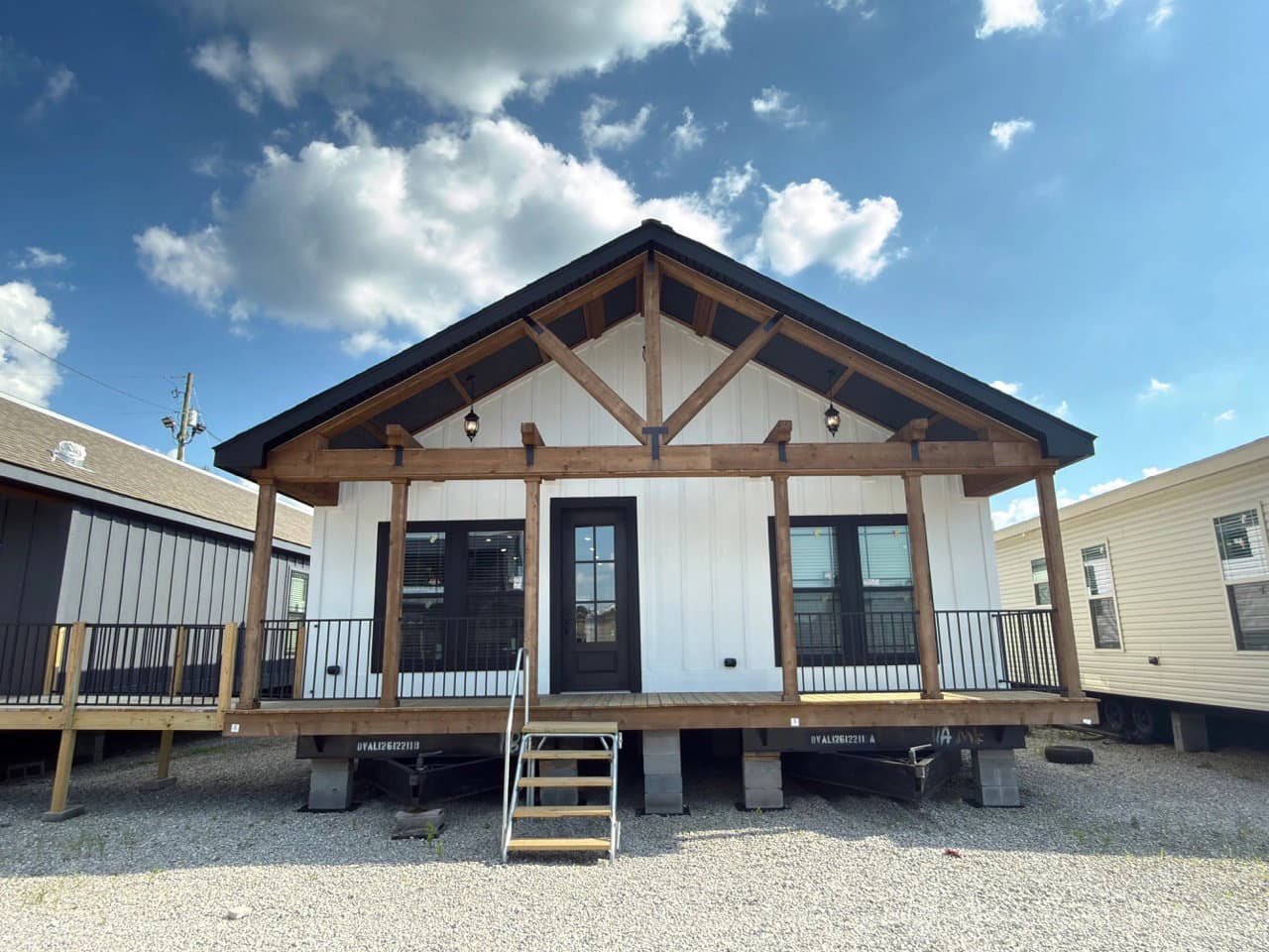 Wl-monl-6809 hero, elevation, and exterior home features