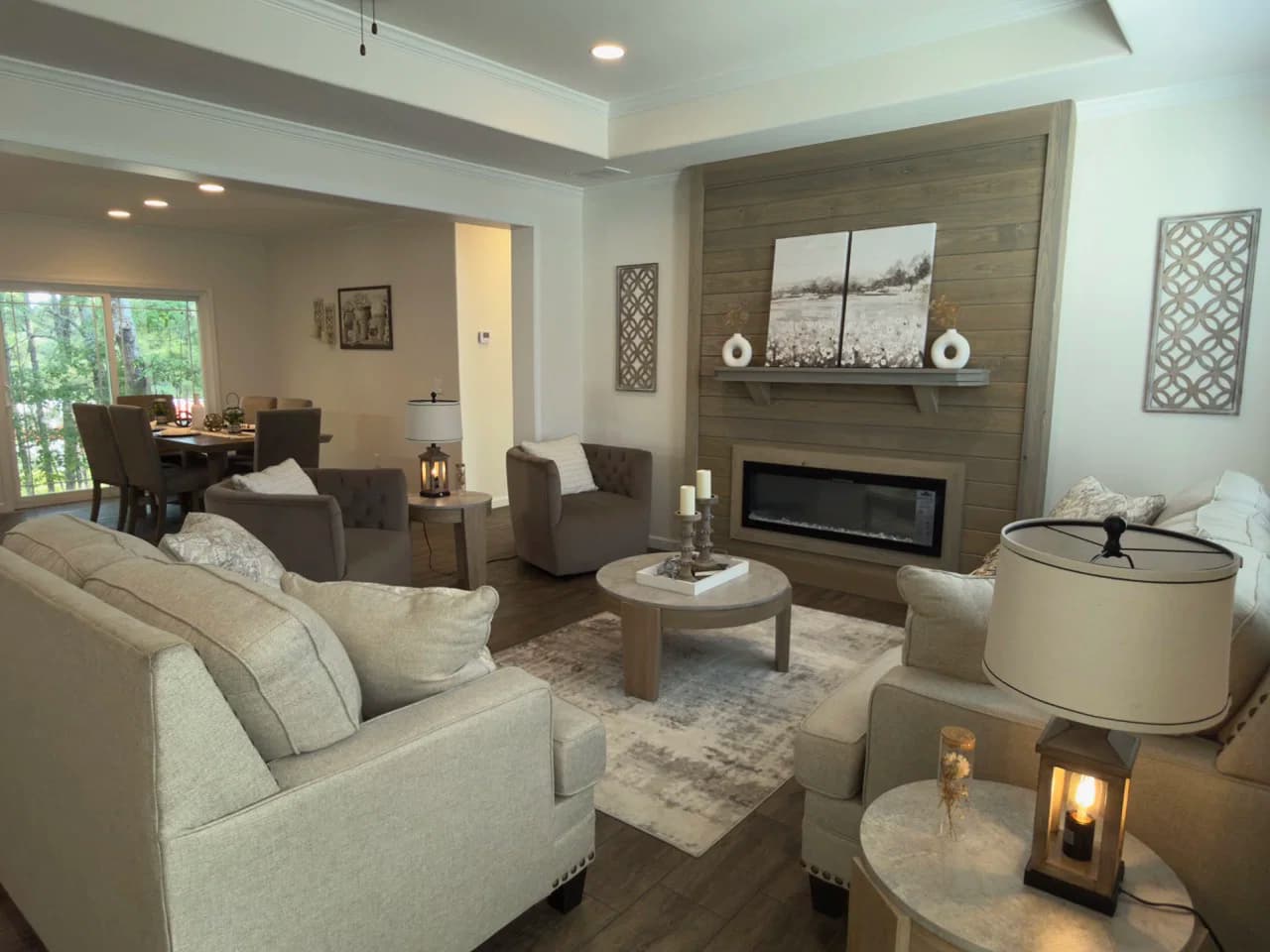 The woodside b interior home features