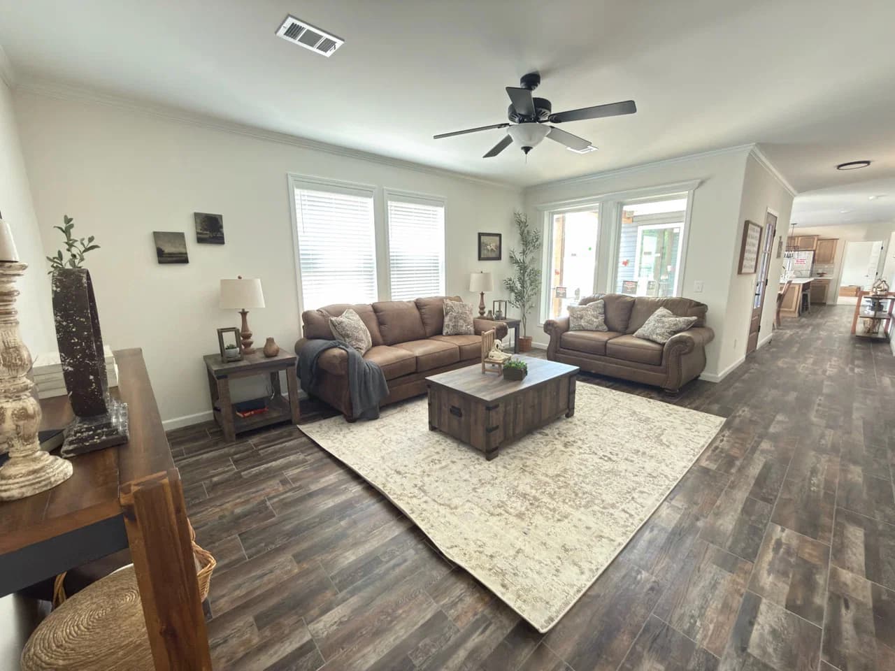 Orchard house (study) interior home features