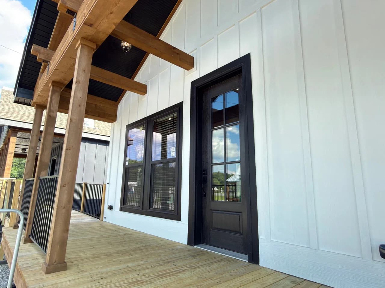 Wl-monl-6809 exterior home features