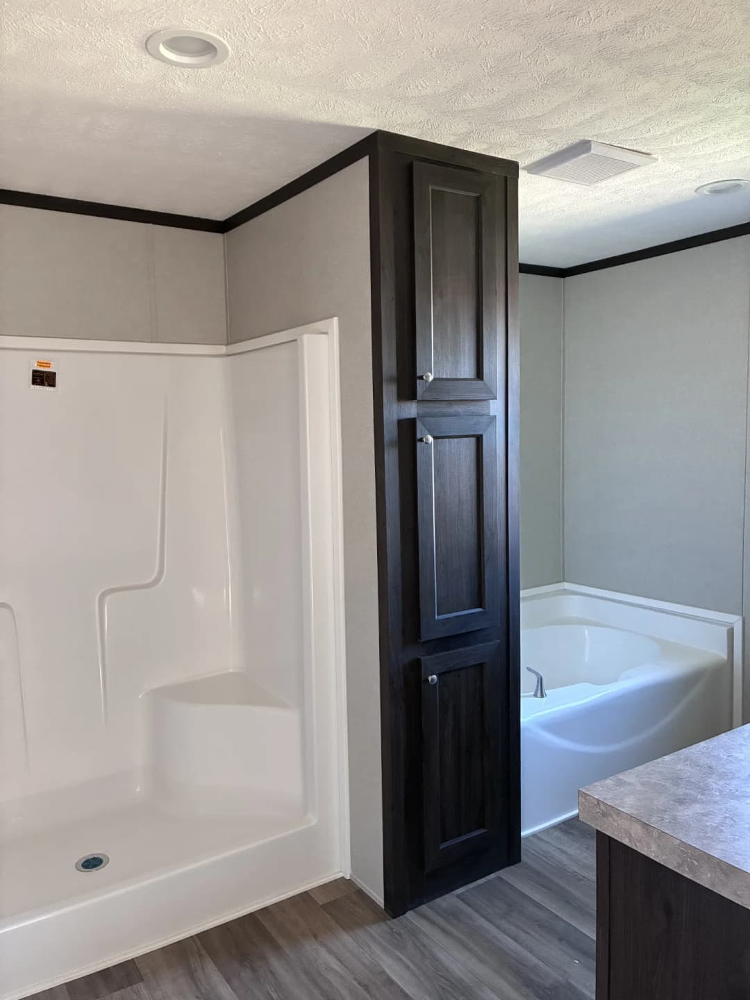 2025 miyo colossal  bathroom home features