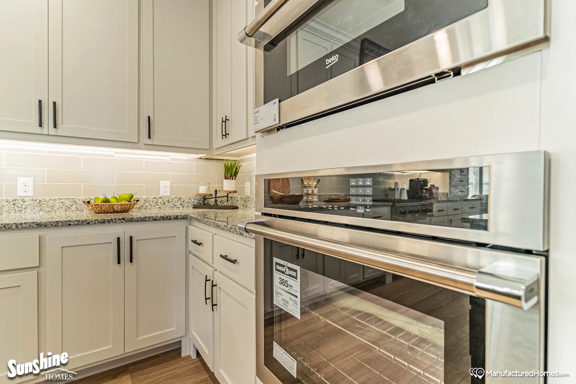 Pri3284-2058 kitchen home features