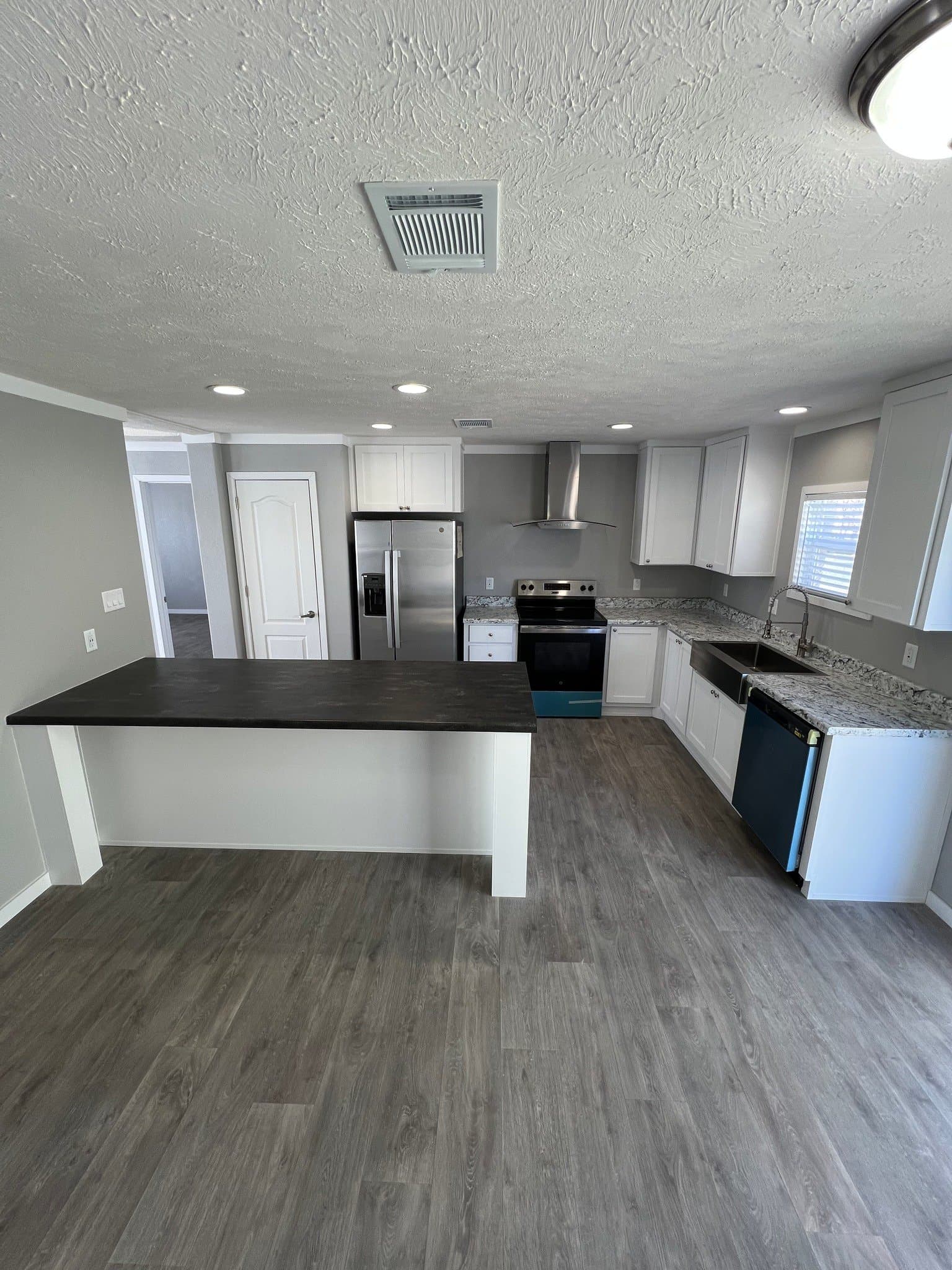 Heartland hero and kitchen home features