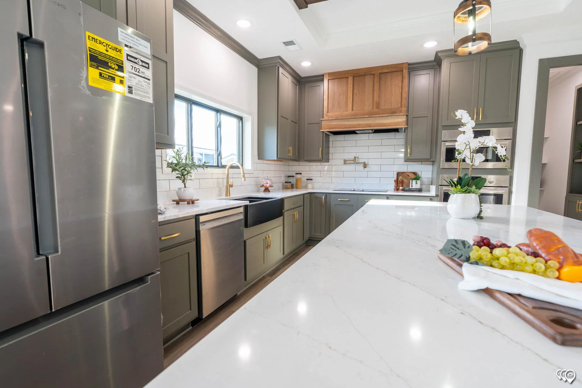 Pri3284-2075 kitchen home features
