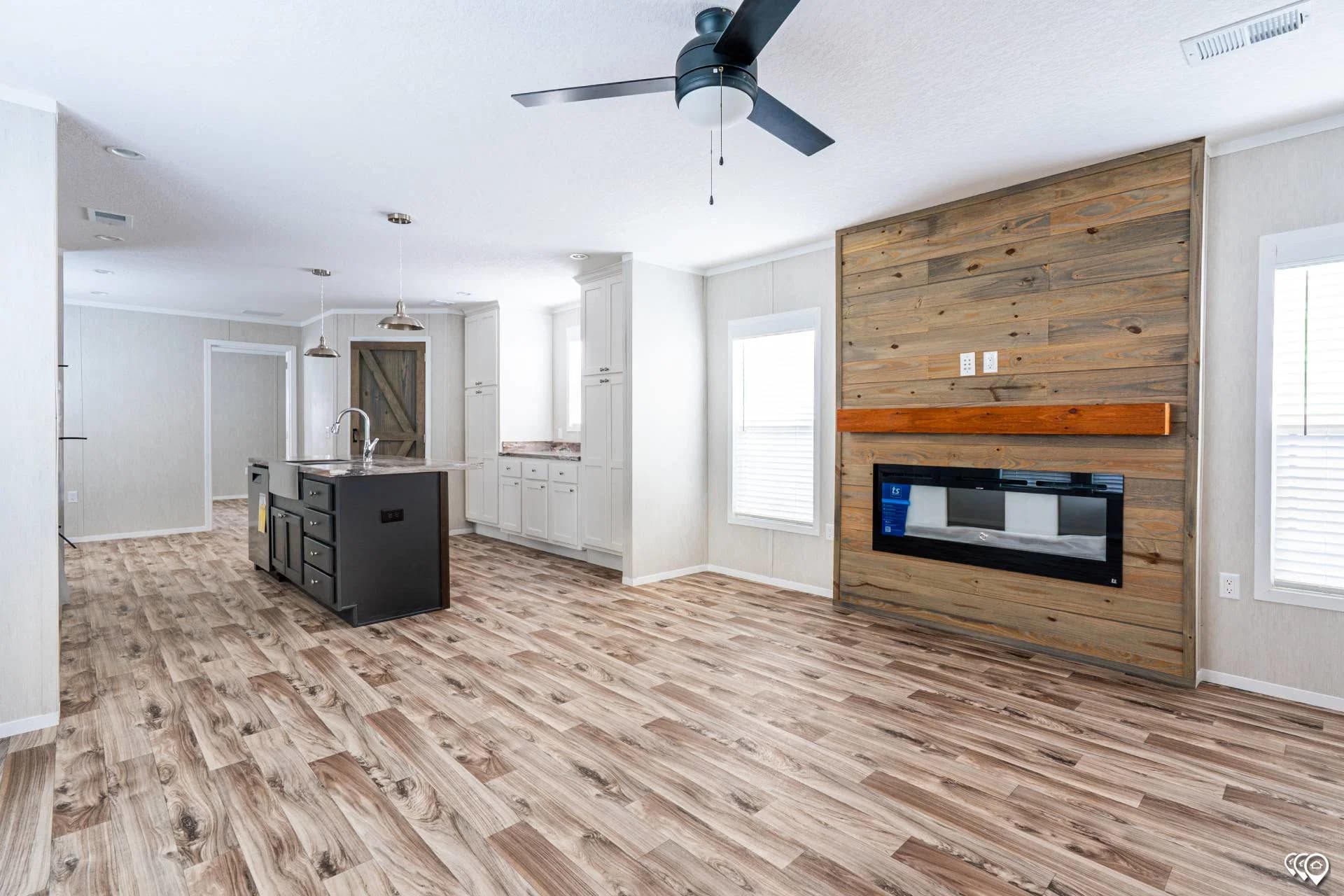 Arc1680-8016 interior home features