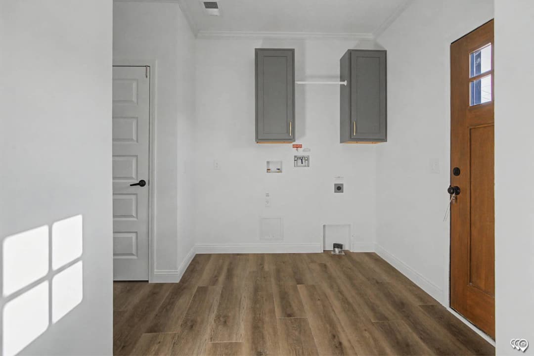 Pri3284-2075 interior home features