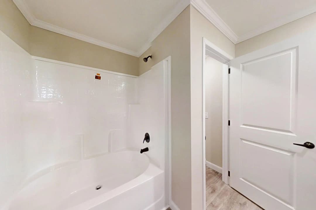Pri3270-2014 bathroom home features