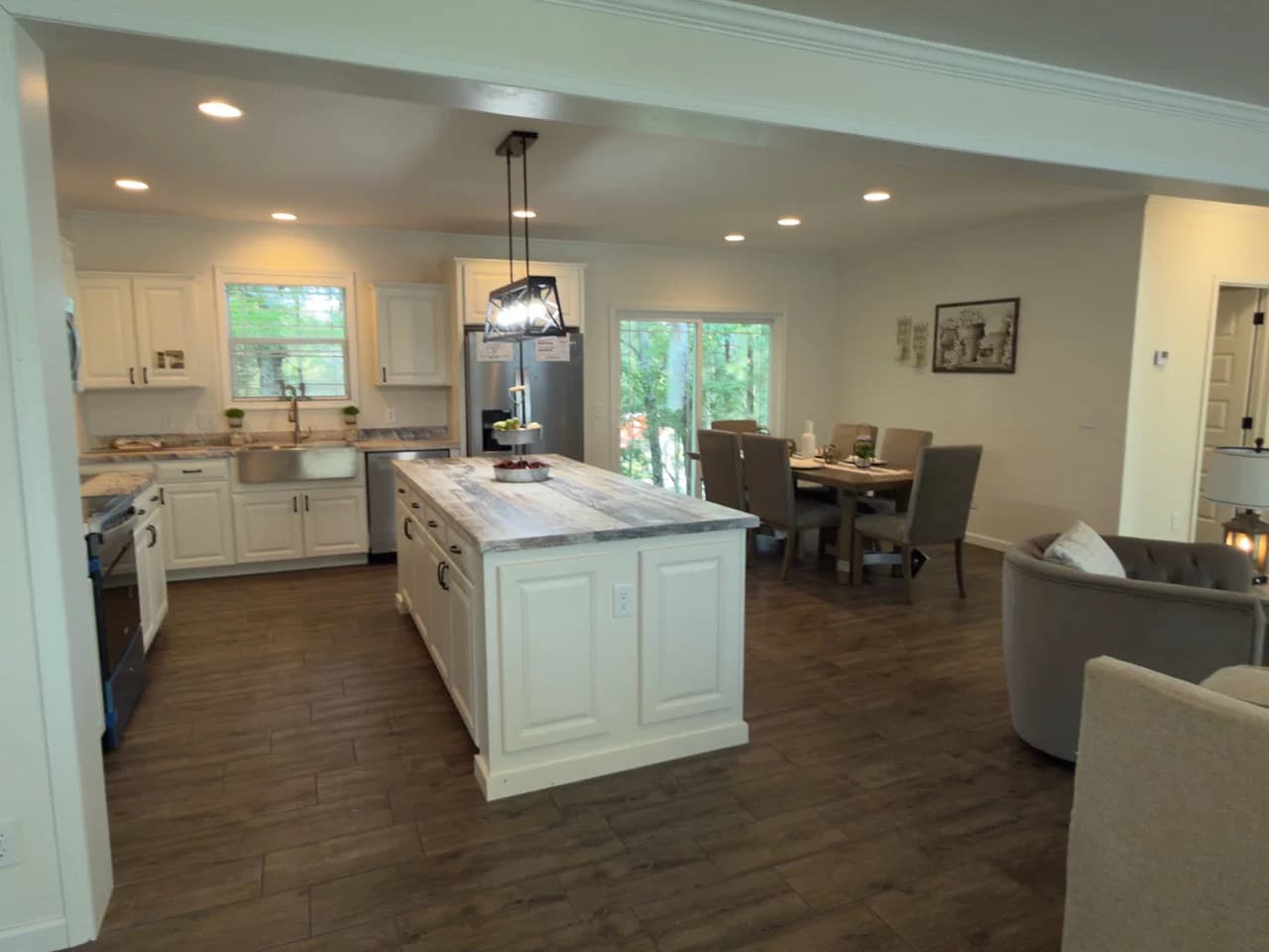 The woodside b interior home features