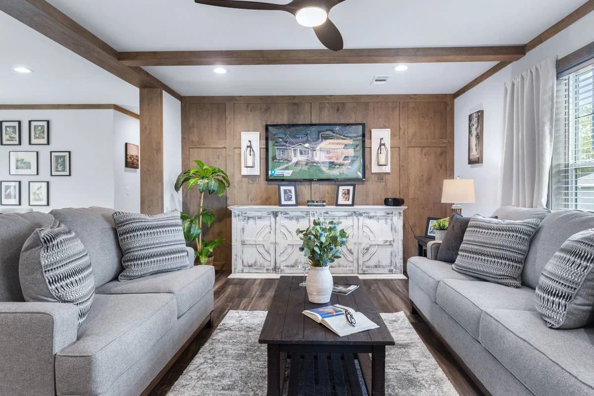 Everett interior home features