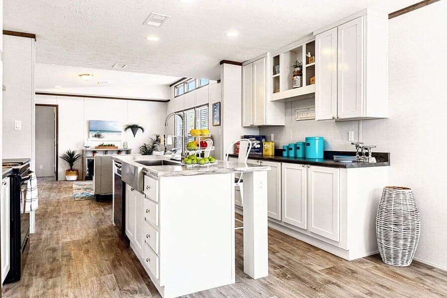 Majestic kitchen home features