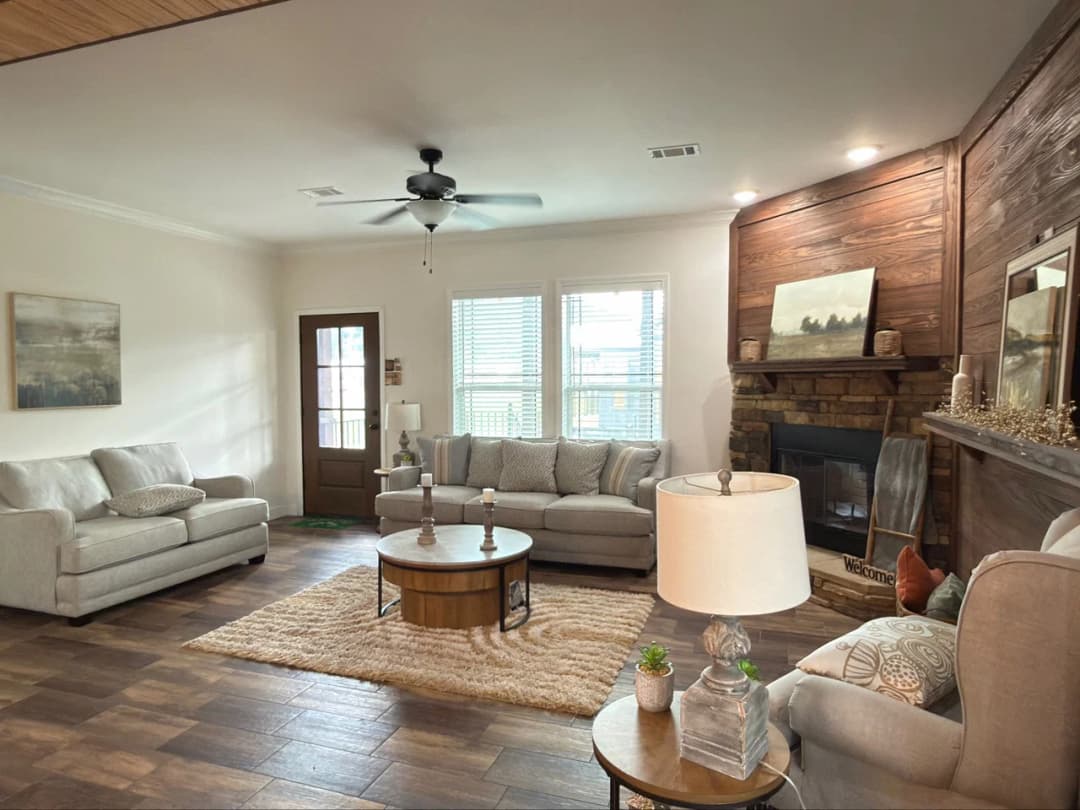 Orchard house (porch) interior home features