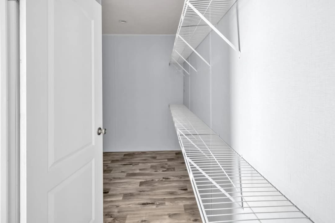 Valu maxx premier 32684f interior home features