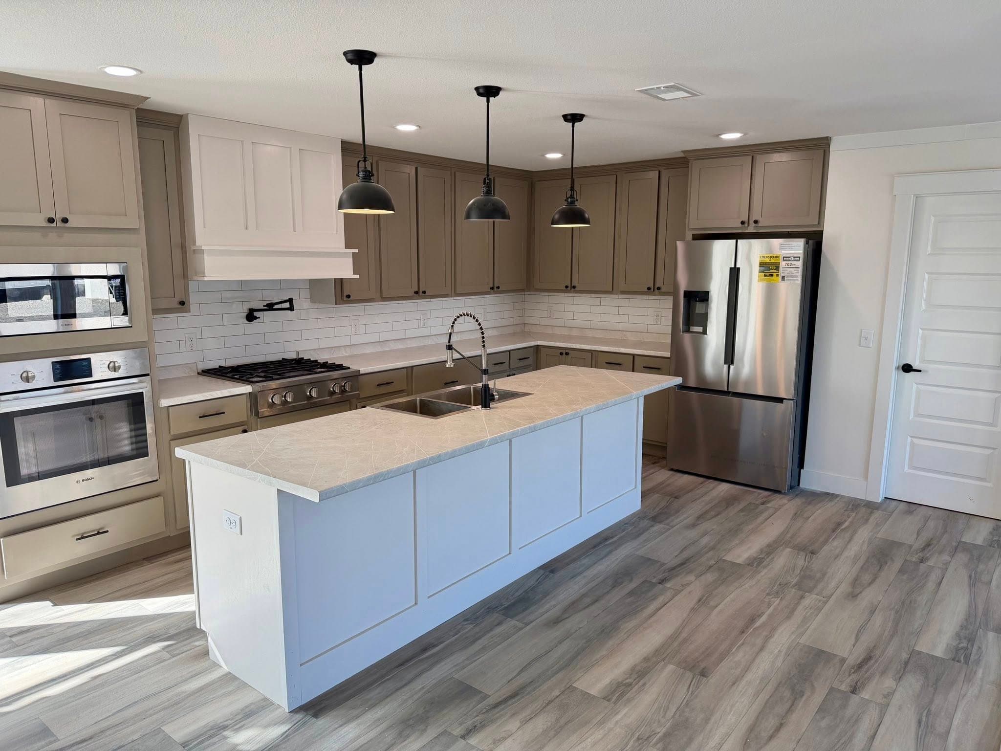 The king david 80 hero and kitchen home features