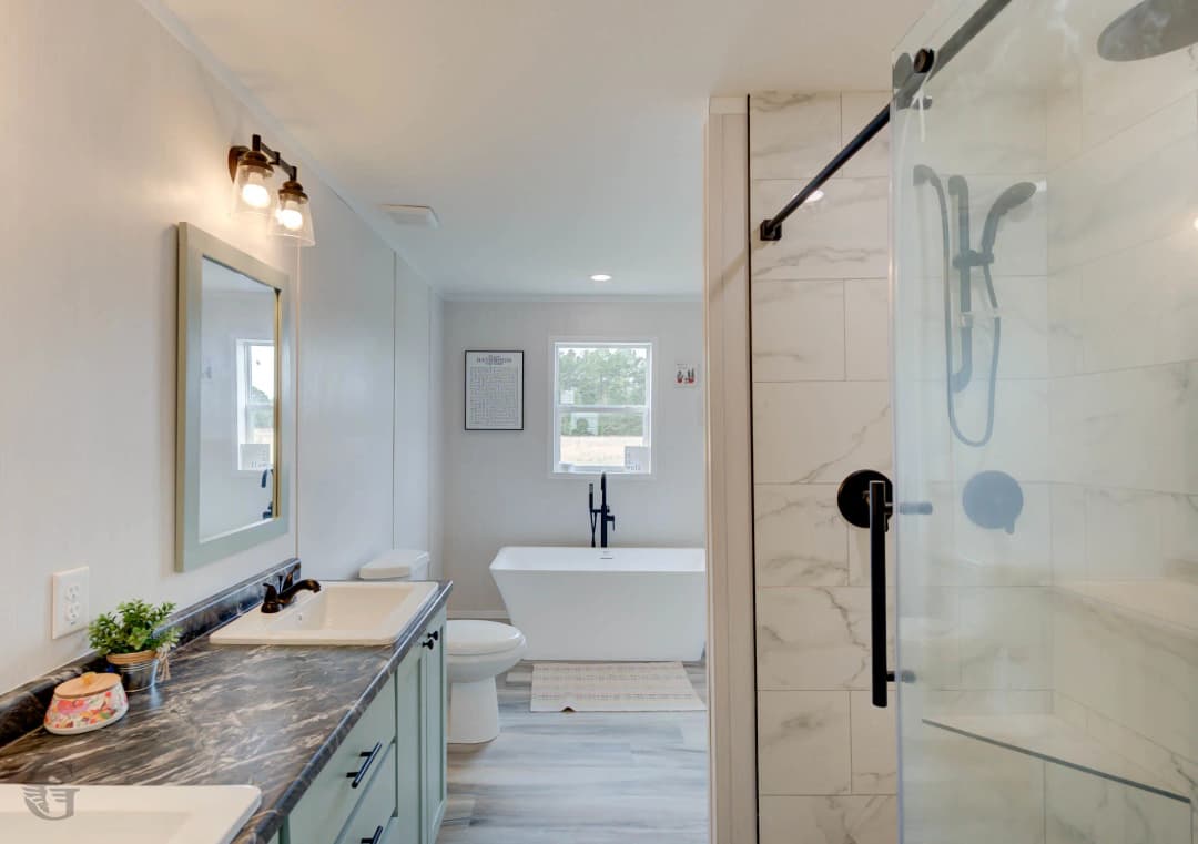 Thaddeus 4 bed bathroom home features