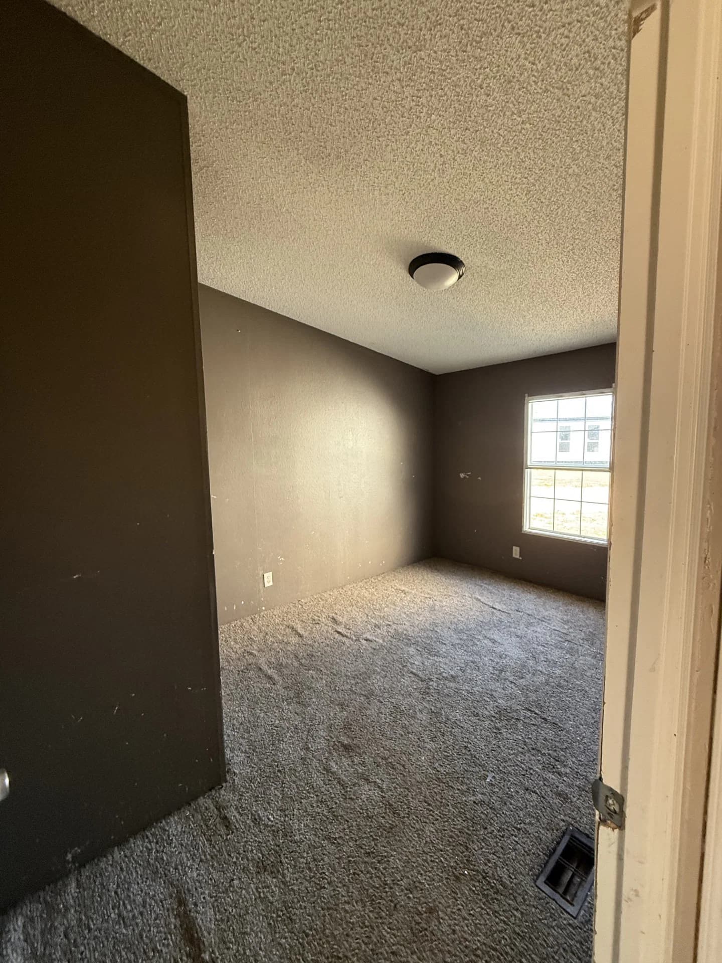 2001 fleetwood  bedroom home features
